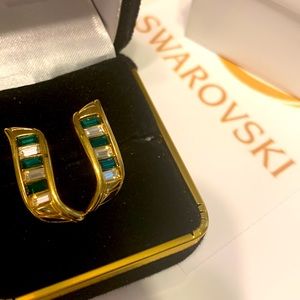 Swarovski Emerald Diamond Crystal Baguette Vintage Gold Unique clip on &…